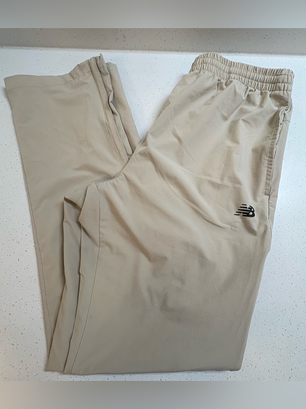 New Balance Men's Lightweight Joggers Size Large Tan